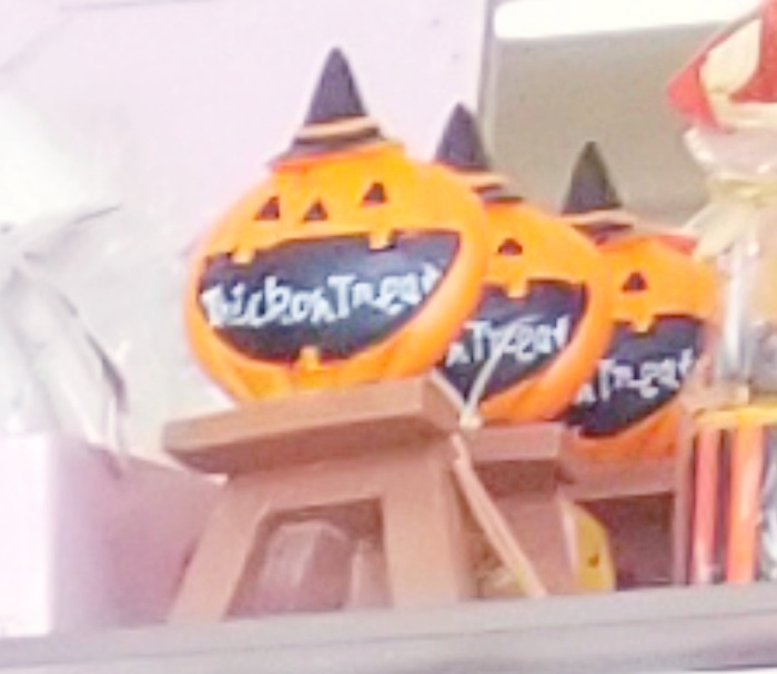 ダイソーハロウィンインテリア2020！小物やガーランドで簡単おしゃれなお部屋に！