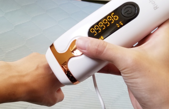Richesse9リシェスナインのIPL光脱毛器体験レビュー！家でこんなに楽に出来るなんて神！