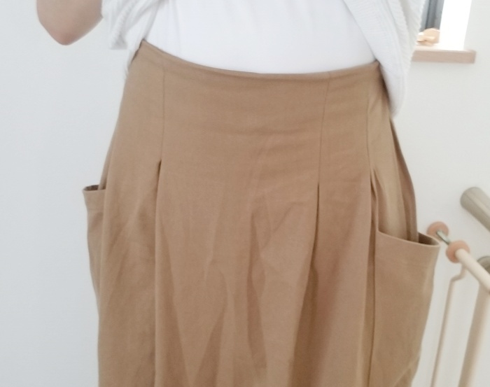 茶色(ブラウン)のガウチョワイドパンツで秋コーデ！30代女子がカジュアルに着こなし♪