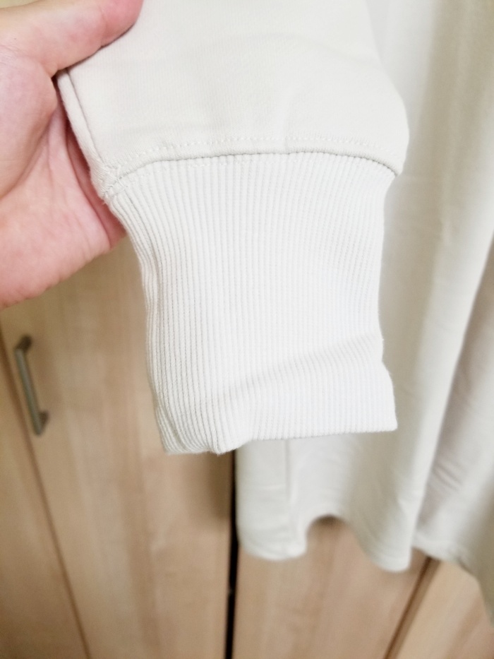 薄手なのに温かい大きめロングパーカーをレビュー!アウターにもなっておしゃれ!