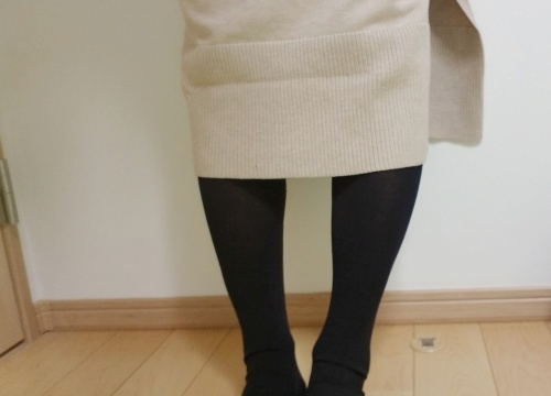 男ウケするベージュのロングニットワンピースの着こなし術!着心地も抜群!