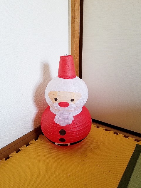 クリスマスの飾り付け 100均で部屋の壁が可愛くなる6つのアイテム