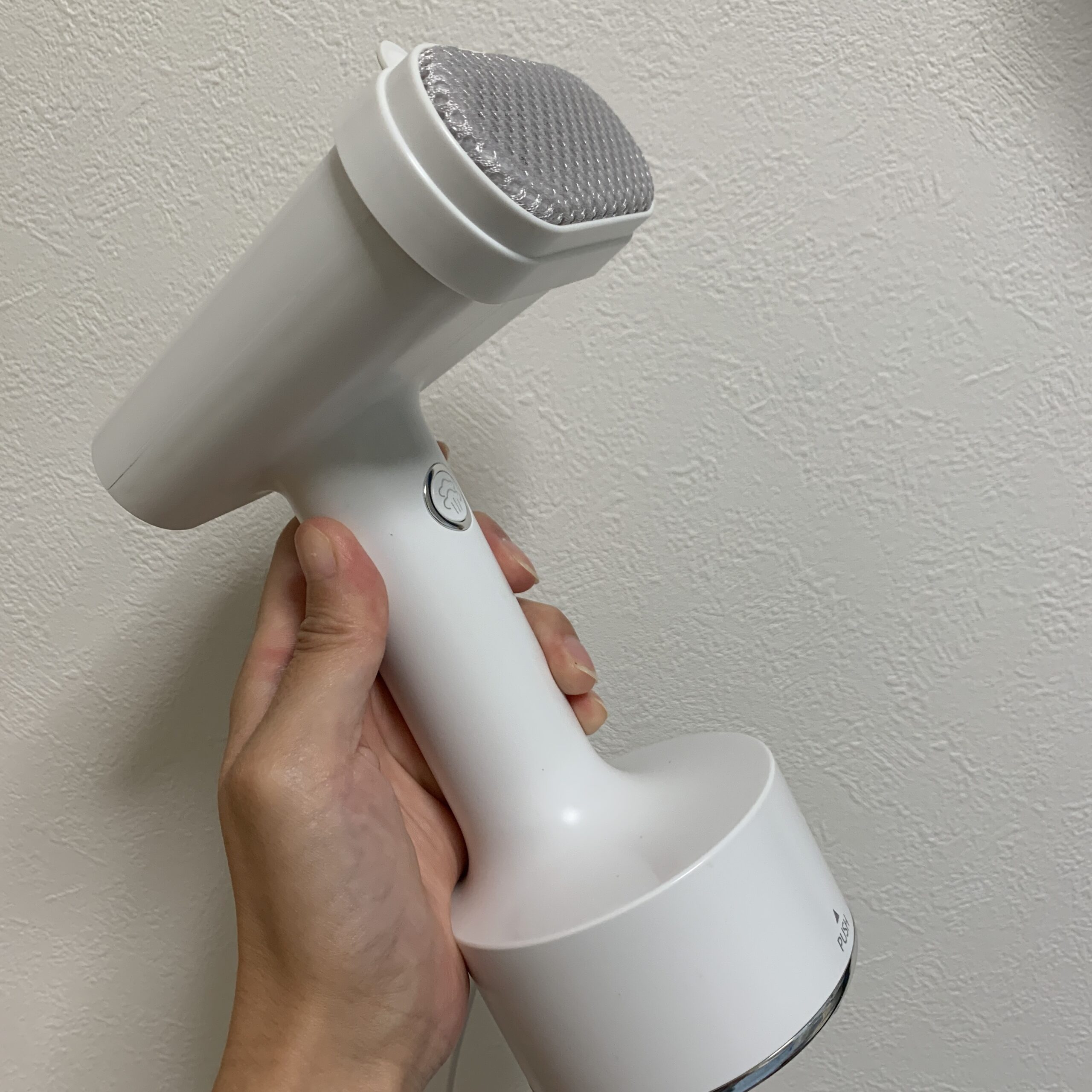 iRoomハンディスチームアイロンの口コミと使い方！すぐにシワが綺麗になって大感激！